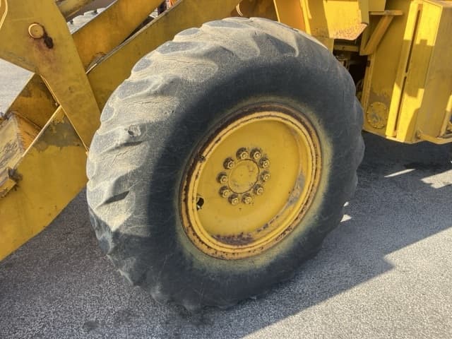 WHEEL LOADER — Auction (lot 8460-33)