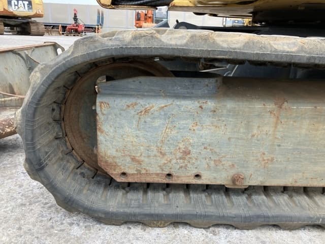 MINI EXCAVATOR — Auction (lot 8460-331)