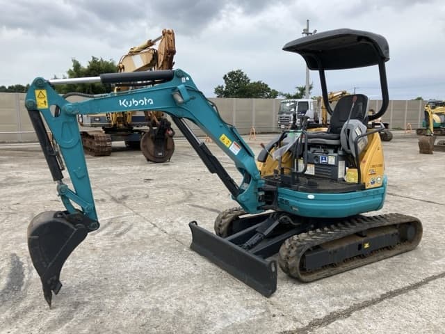 MINI EXCAVATOR — Auction (lot 8460-332)
