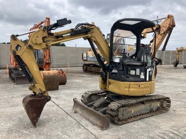 MINI EXCAVATOR — Auction (lot 8460-338)