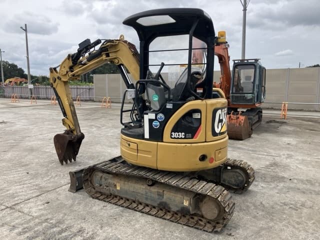 MINI EXCAVATOR — Auction (lot 8460-338)