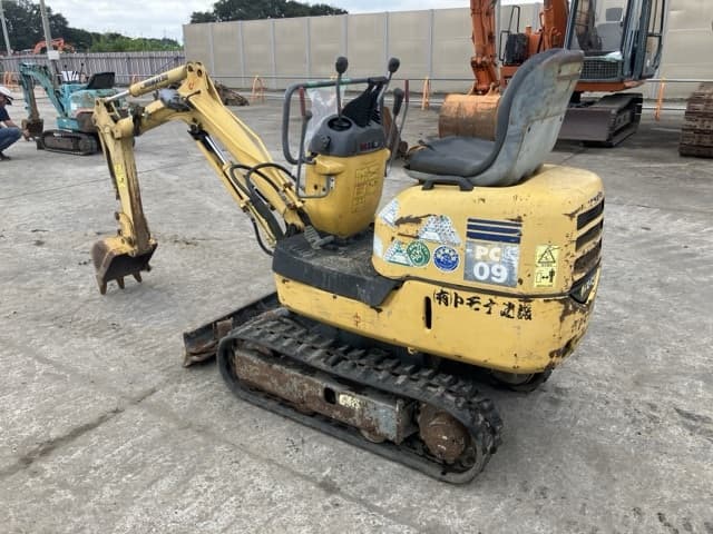 MINI EXCAVATOR — Auction (lot 8460-34)