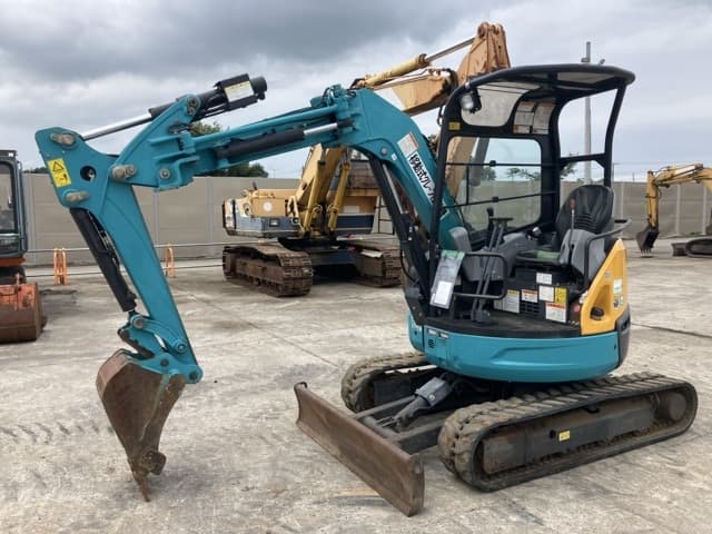 MINI EXCAVATOR — Auction (lot 8460-349)