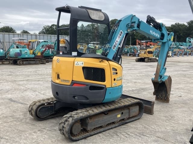 MINI EXCAVATOR — Auction (lot 8460-349)