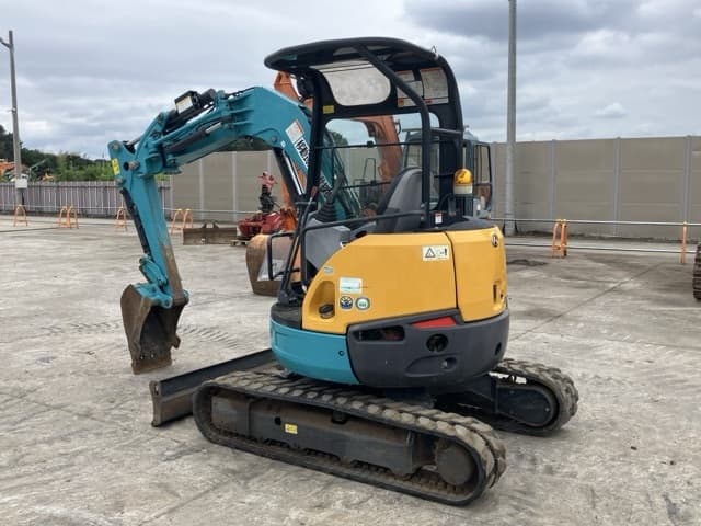 MINI EXCAVATOR — Auction (lot 8460-349)