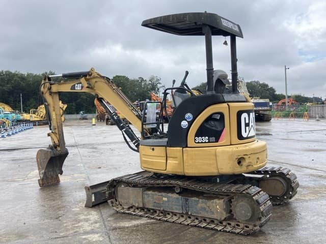 MINI EXCAVATOR — Auction (lot 8460-35)
