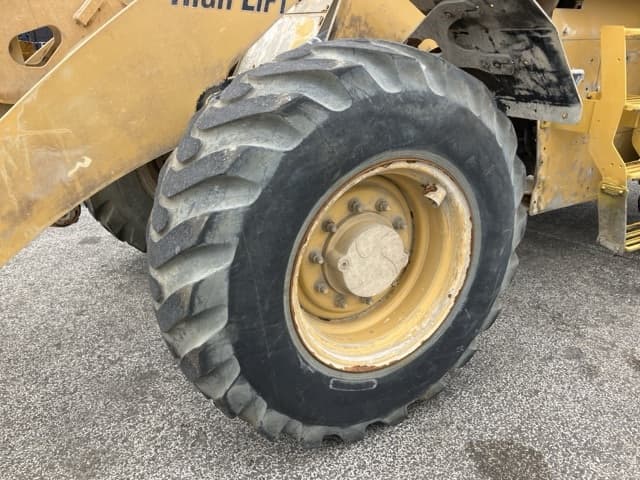 WHEEL LOADER — Auction (lot 8460-352)