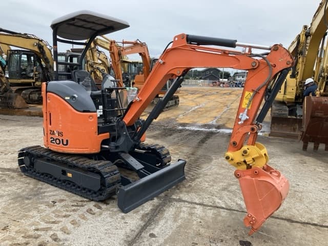 MINI EXCAVATOR — Auction (lot 8460-354)