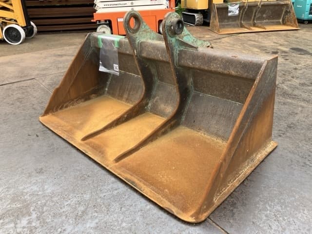 SLOPE BUCKET — Auction (lot 8460-36001)