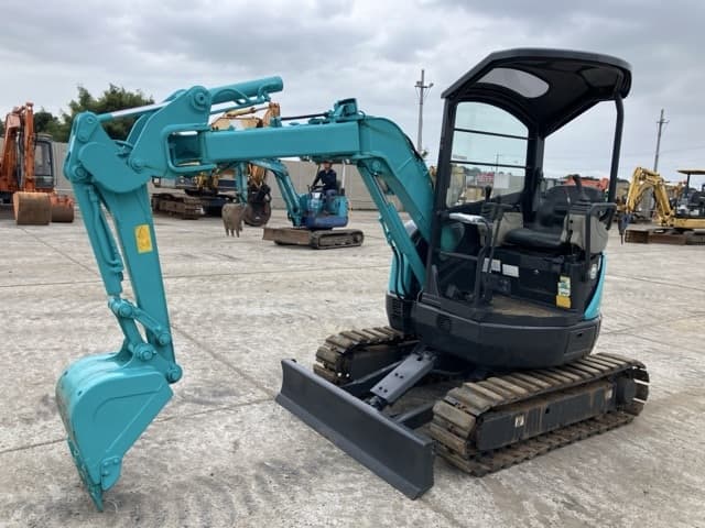 MINI EXCAVATOR — Auction (lot 8460-363)