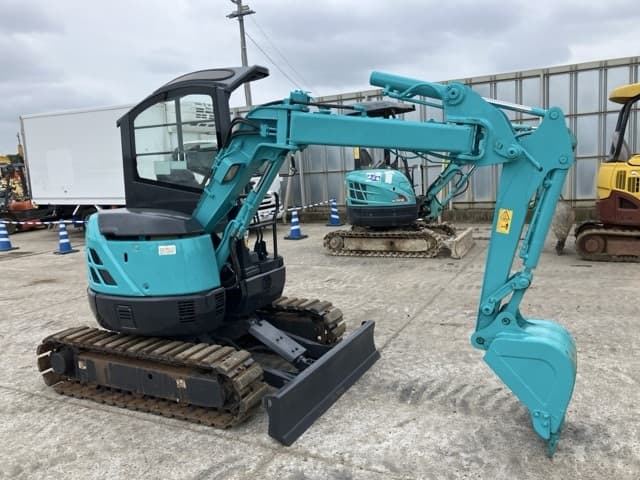 MINI EXCAVATOR — Auction (lot 8460-363)