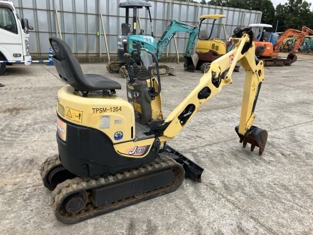MINI EXCAVATOR — Auction (lot 8460-364)