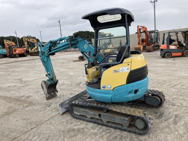 MINI EXCAVATOR — Auction (lot 8460-375)