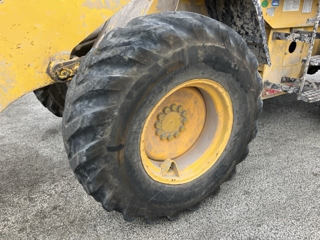 WHEEL LOADER — Auction (lot 8460-376)