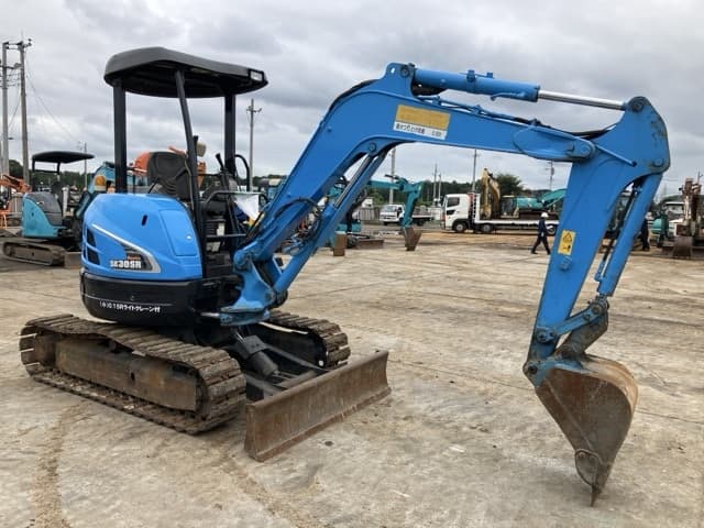 MINI EXCAVATOR — Auction (lot 8460-388)