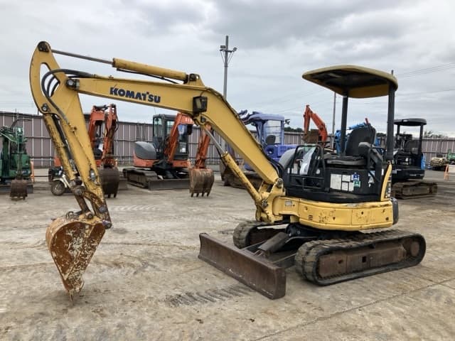 MINI EXCAVATOR — Auction (lot 8460-395)