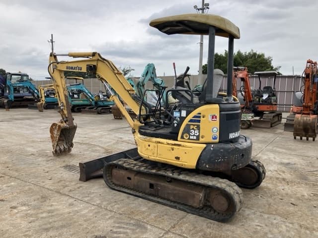 MINI EXCAVATOR — Auction (lot 8460-395)