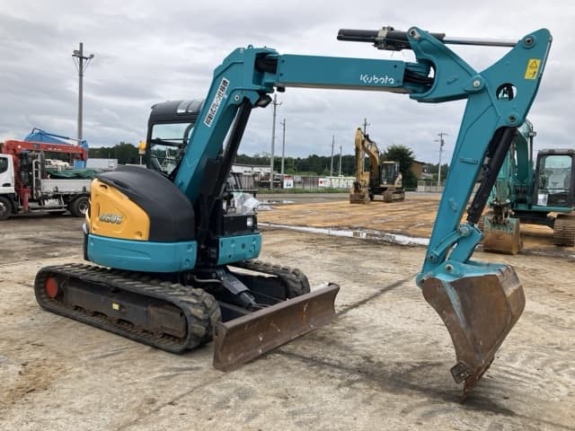 MINI EXCAVATOR — Auction (lot 8460-396)