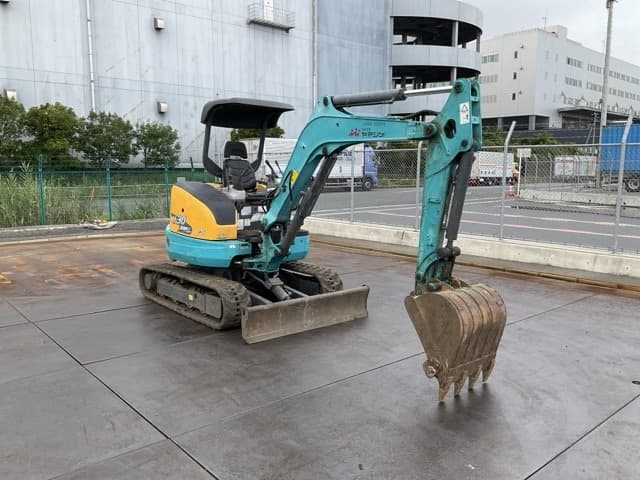 MINI EXCAVATOR — Auction (lot 8460-40001)