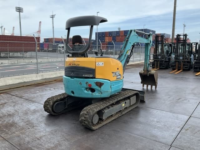 MINI EXCAVATOR — Auction (lot 8460-40001)