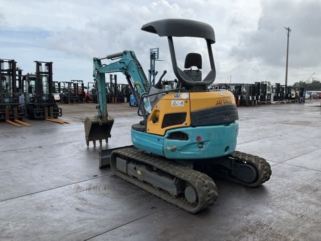 MINI EXCAVATOR — Auction (lot 8460-40001)