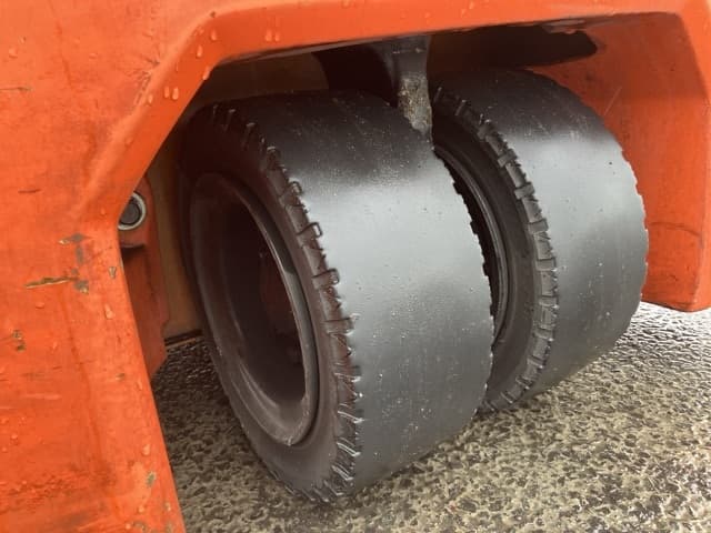 Battery Forklift — Auction (lot 8460-4011)