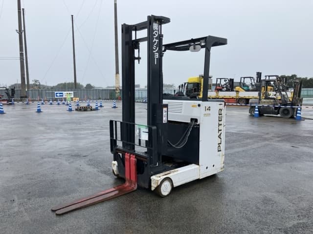 Reach Forklift — Auction (lot 8460-4015)