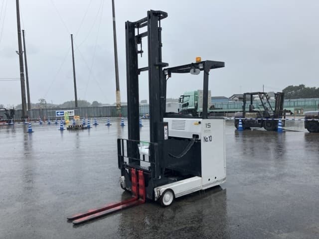 Reach Forklift — Auction (lot 8460-4017)