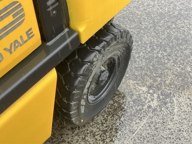 Forklift — Auction (lot 8460-4018)