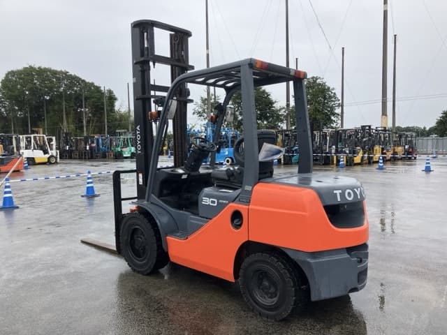 Forklift — Auction (lot 8460-4022)