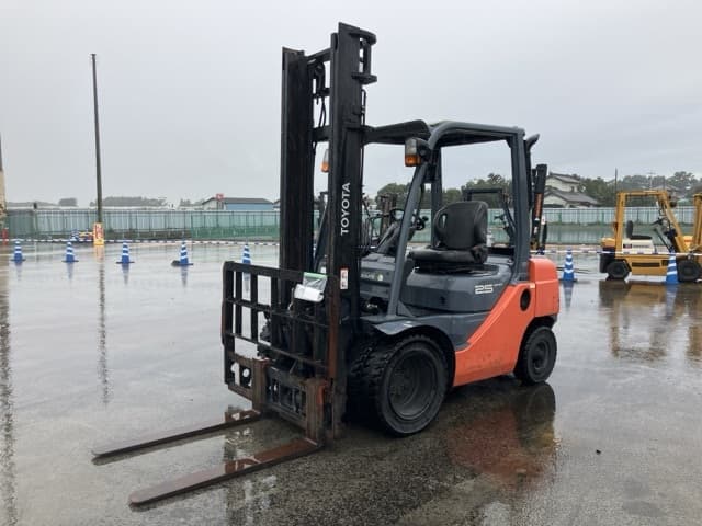Forklift — Auction (lot 8460-4024)