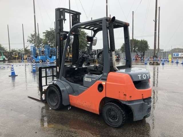 Forklift — Auction (lot 8460-4024)