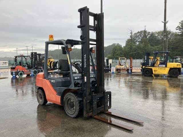 Forklift — Auction (lot 8460-4025)