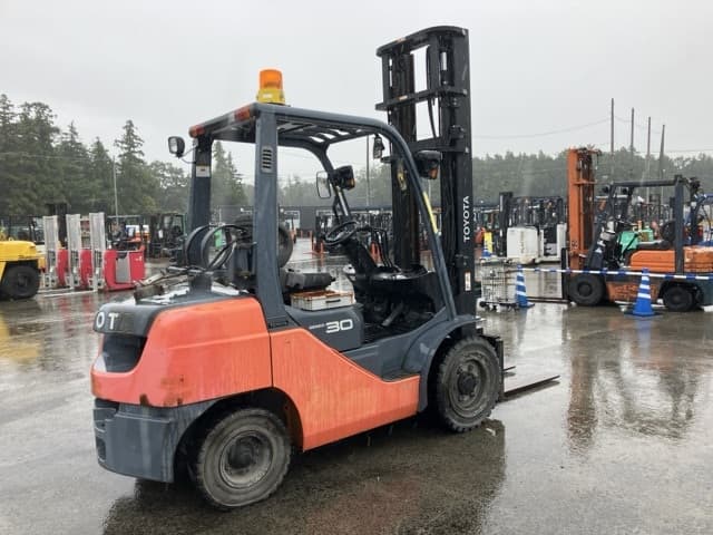 Forklift — Auction (lot 8460-4025)