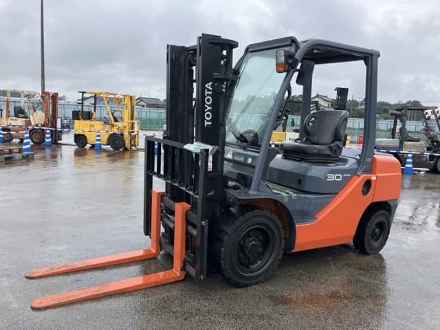Forklift — Auction (lot 8460-4031)