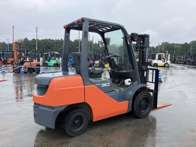 Forklift — Auction (lot 8460-4031)