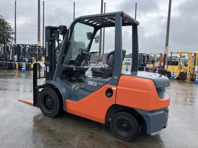 Forklift — Auction (lot 8460-4031)