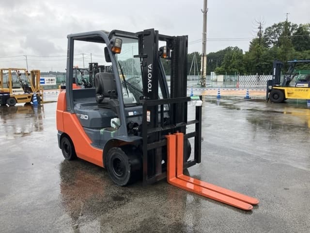 Forklift — Auction (lot 8460-4032)