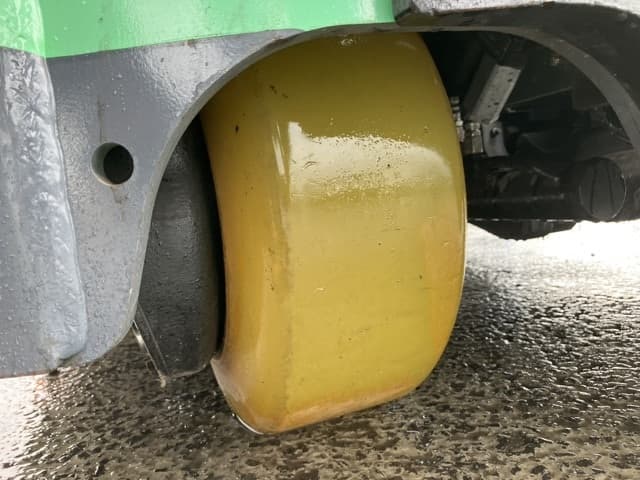 Reach Forklift — Auction (lot 8460-4033)