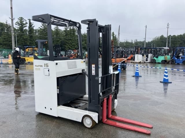 Reach Forklift — Auction (lot 8460-4034)