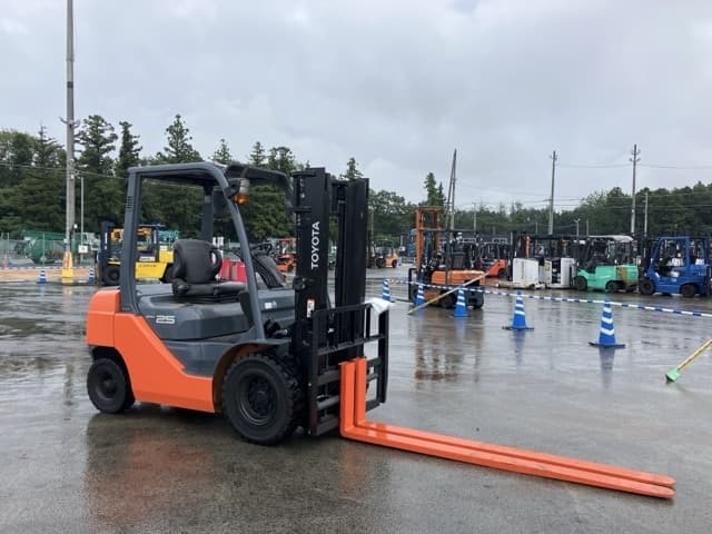 Forklift — Auction (lot 8460-4035)