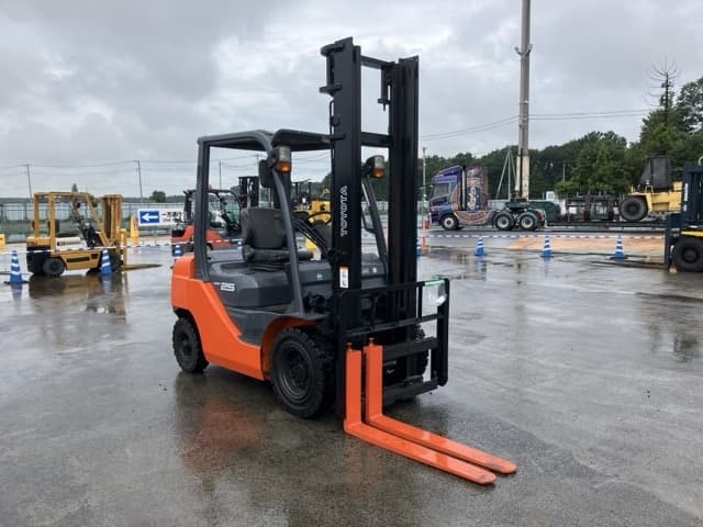 Forklift — Auction (lot 8460-4037)