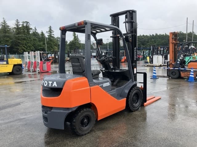 Forklift — Auction (lot 8460-4037)