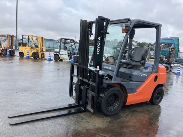 Forklift — Auction (lot 8460-4041)