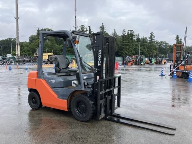 Forklift — Auction (lot 8460-4041)