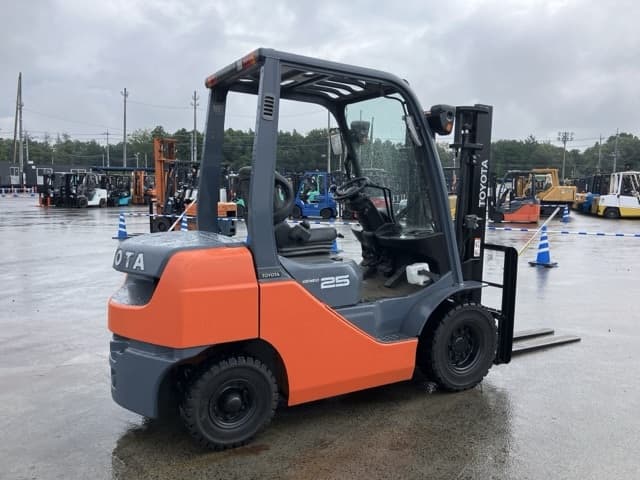 Forklift — Auction (lot 8460-4041)