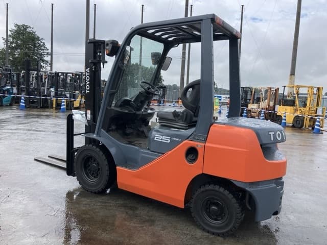 Forklift — Auction (lot 8460-4041)