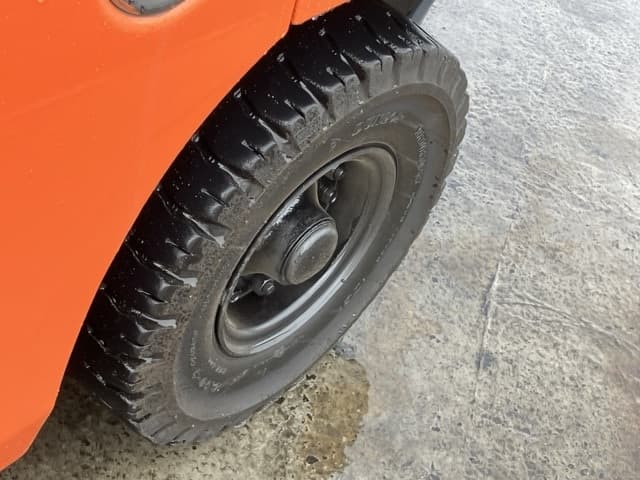 Forklift — Auction (lot 8460-4041)