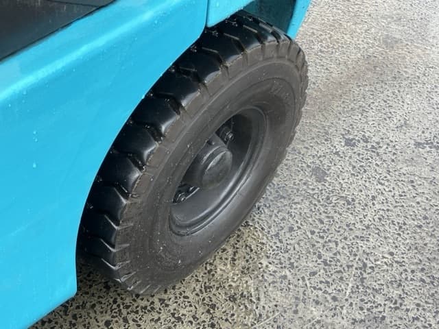 Forklift — Auction (lot 8460-4042)