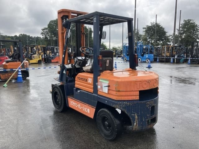 Forklift — Auction (lot 8460-4043)